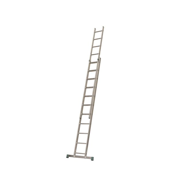 Utilisation de l'échelle coulissante pour accès au toit et en cage d'escalier